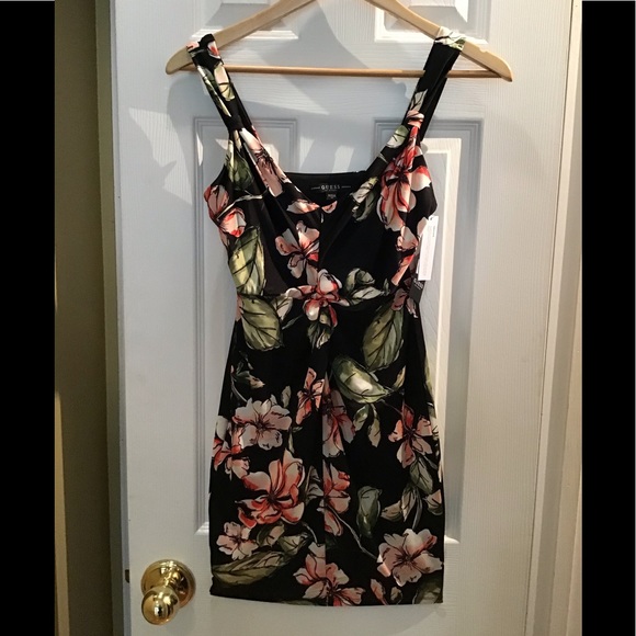 Guess Dresses & Skirts - Guess Azalea Print Dress Size XS.
